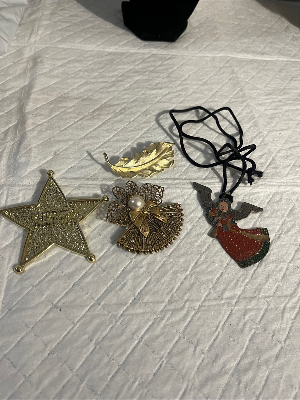 Vintage Gold and Red Decorative Brooch Set - Vintage